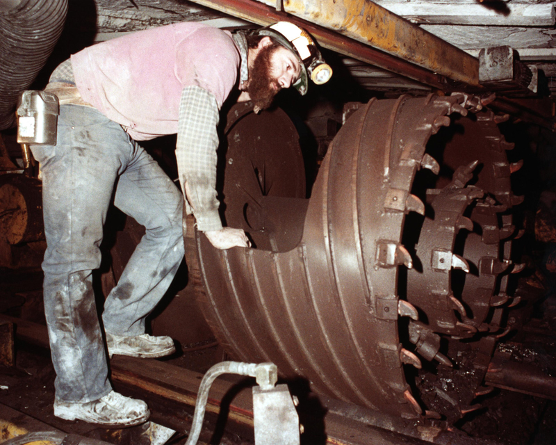 Illustration for article titled 24 Digging Machines That Created a World Beneath Our Feet